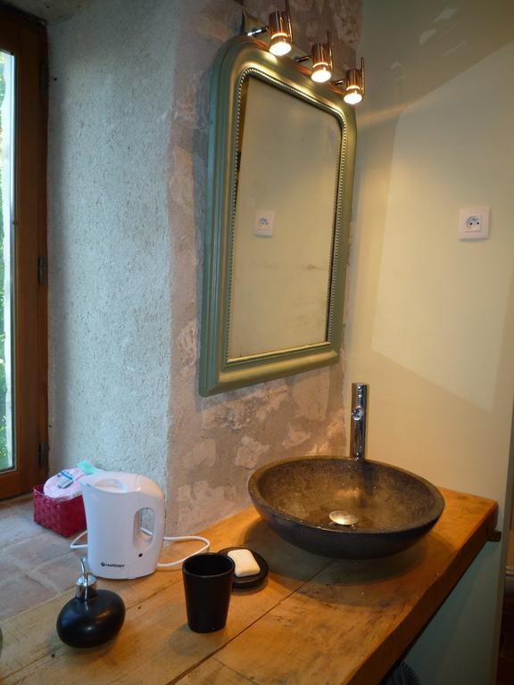 Le Logis Du Peu Girard Panzió La Roche-Clermault Szoba fotó