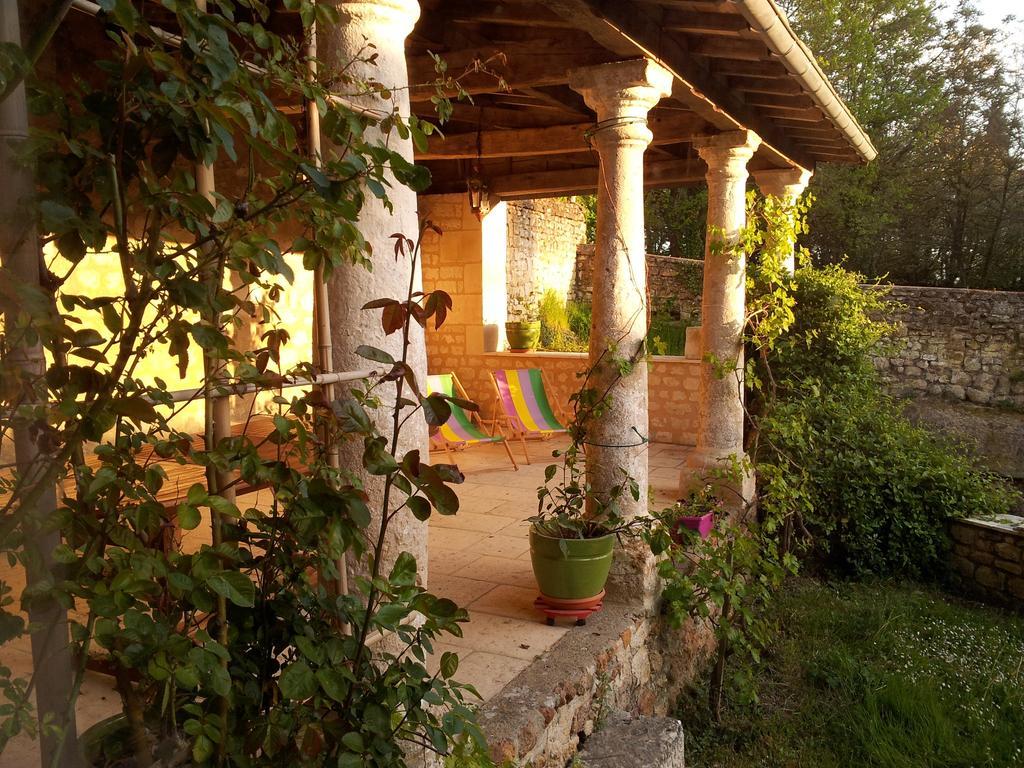 Le Logis Du Peu Girard Panzió La Roche-Clermault Kültér fotó